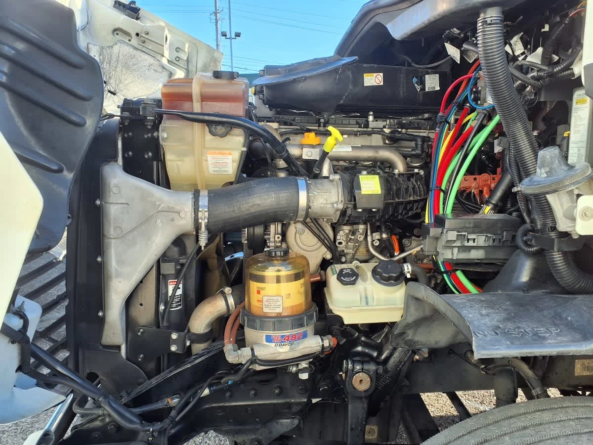 2018 Freightliner Cascadia in Knoxville, TN — photo 8