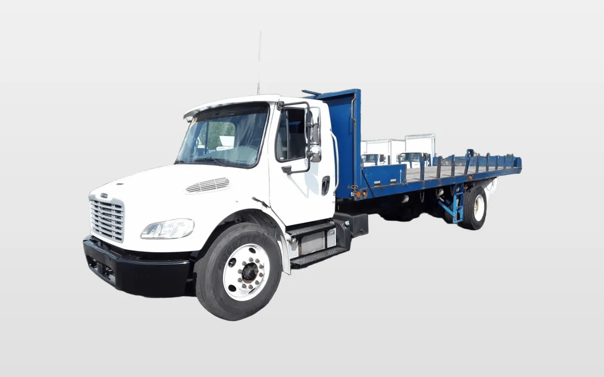 2018 Freightliner M2 106 - image 1