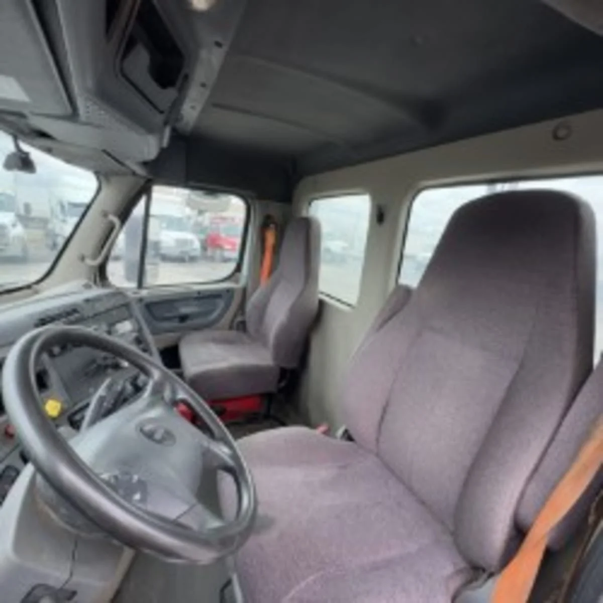 2019 Freightliner Cascadia in Syracuse, NY — photo 7