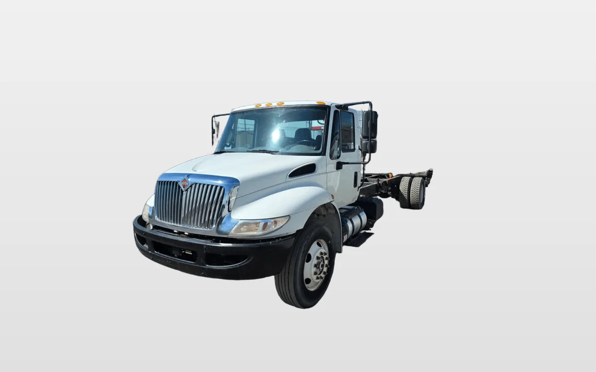 2018 International 4300 - image 1