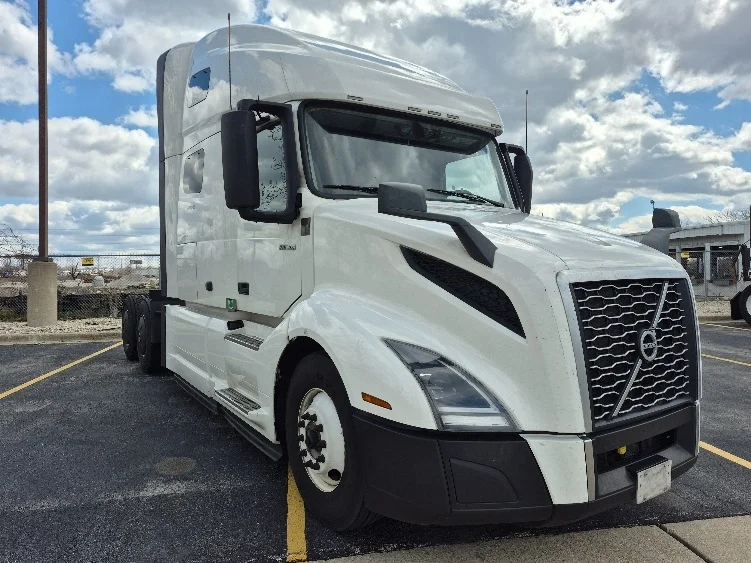 2023 Volvo VNL 760 in La Porte, IN