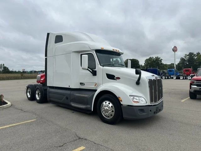 2021 Peterbilt 579 in Dayton, OH — photo 7