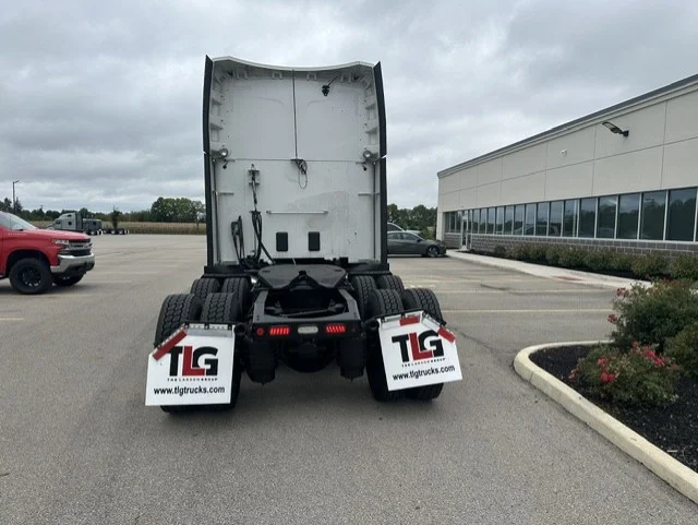 2021 Peterbilt 579 in Dayton, OH — photo 4