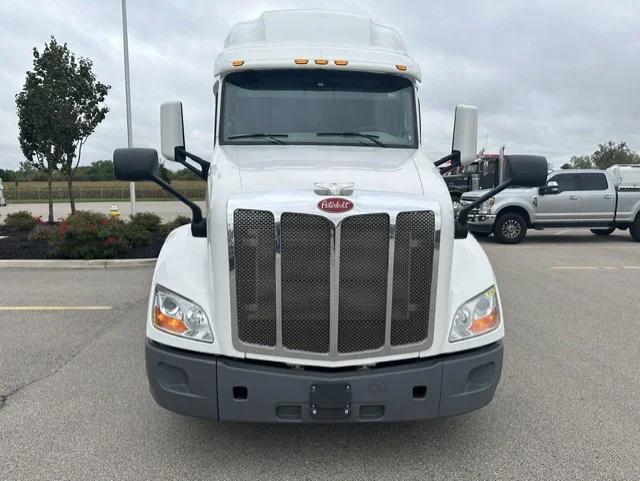 2021 Peterbilt 579 in Dayton, OH — photo 8