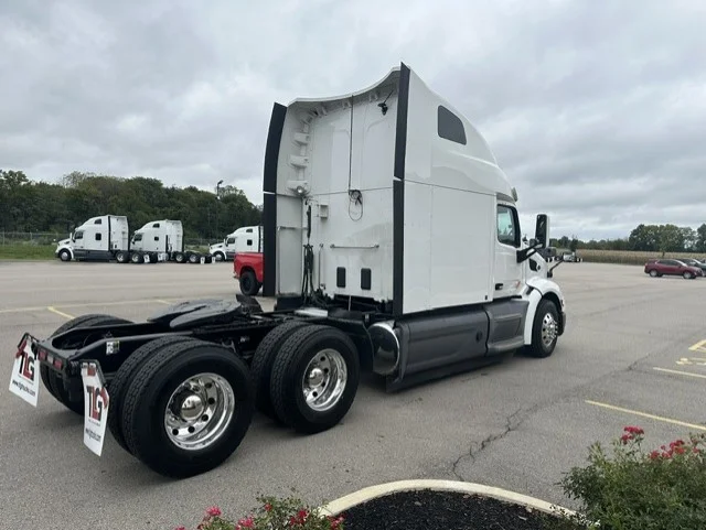 2021 Peterbilt 579 in Dayton, OH — photo 5