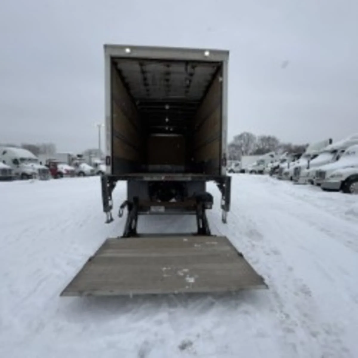 2023 Freightliner M2 106 - image 11