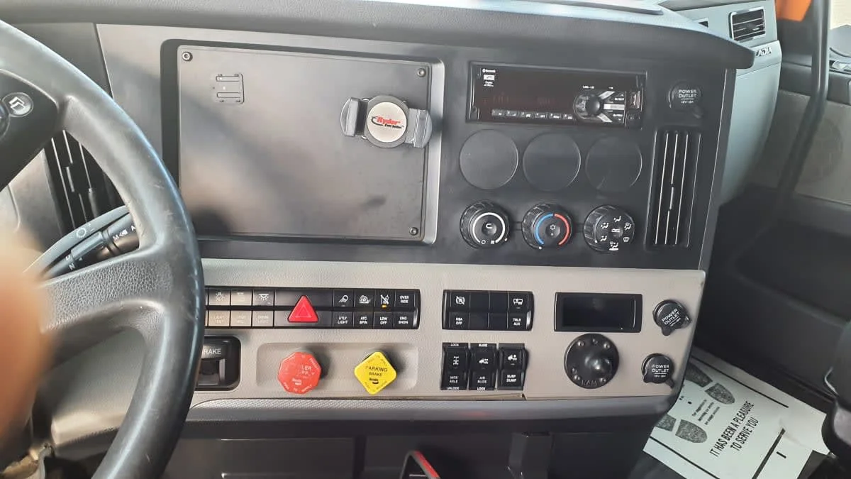 2019 Freightliner Cascadia in Birmingham, AL — photo 14