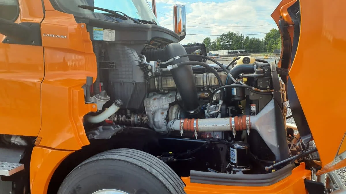 2019 Freightliner Cascadia in Birmingham, AL — photo 10