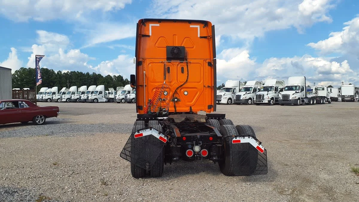 2019 Freightliner Cascadia in Birmingham, AL — photo 5