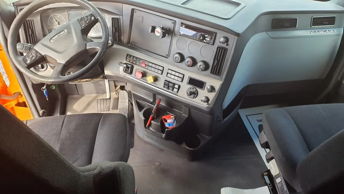 2019 Freightliner Cascadia in Birmingham, AL — photo 7