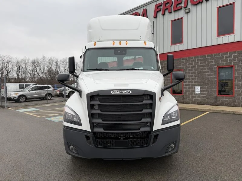 2026 Freightliner Cascadia in Pittsburgh, PA — photo 12