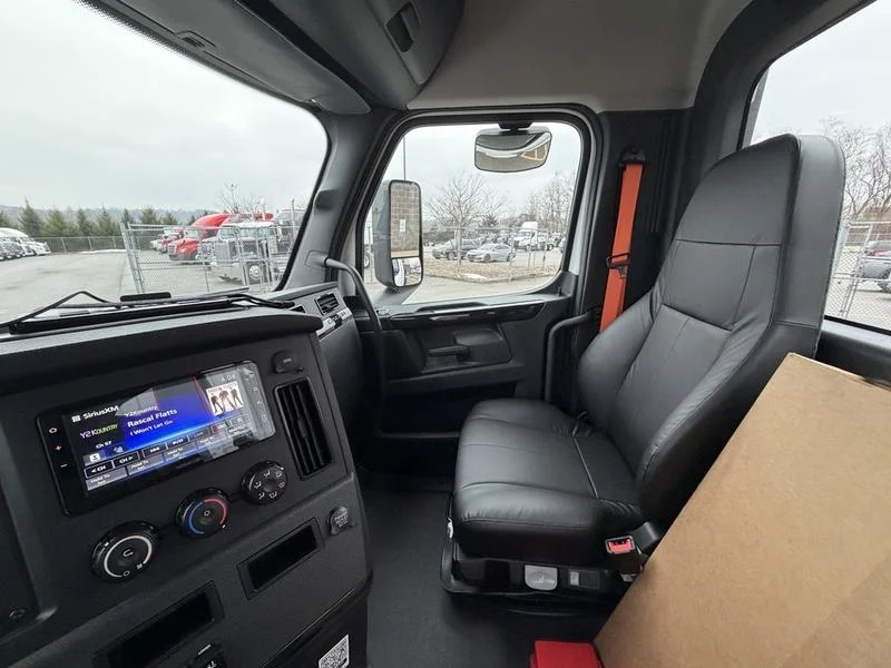 2026 Freightliner Cascadia in Pittsburgh, PA — photo 18