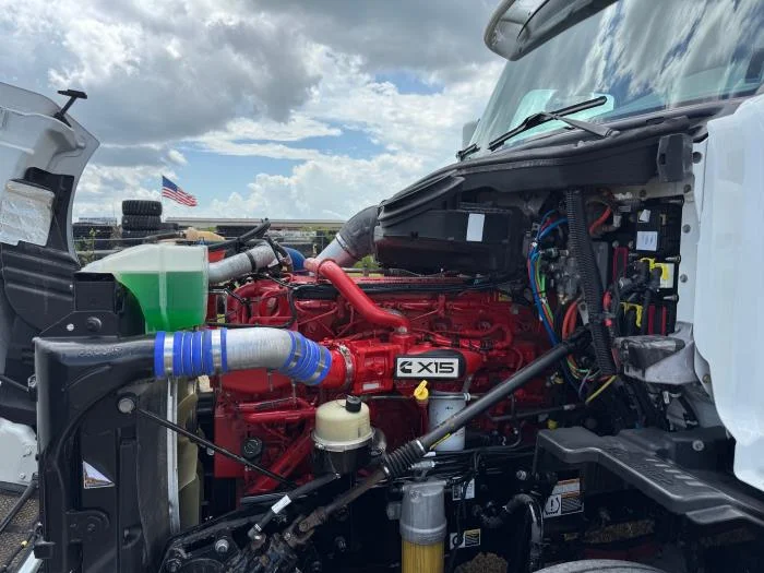 2022 Peterbilt 579 - image 13