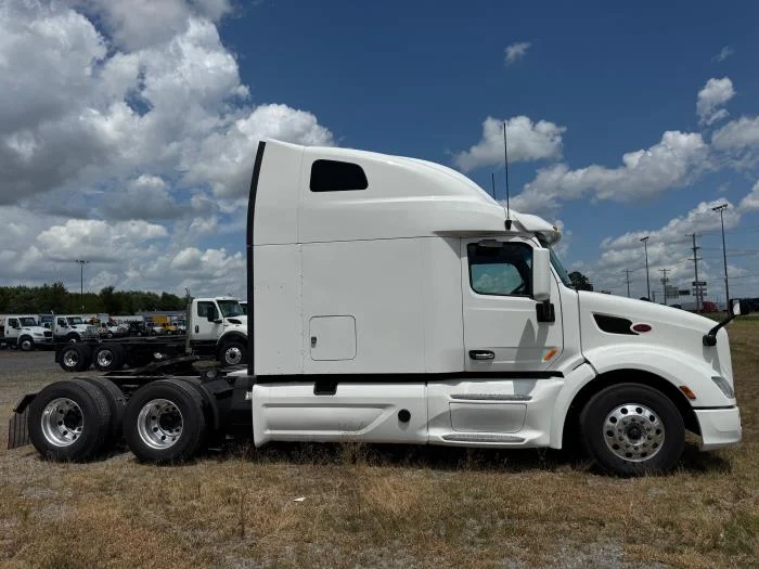 2022 Peterbilt 579 - image 5