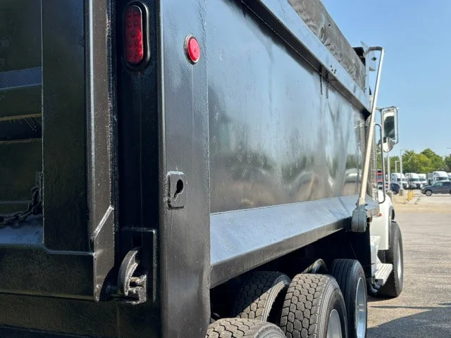 2021 Peterbilt 348 in Indianapolis, IN — photo 10