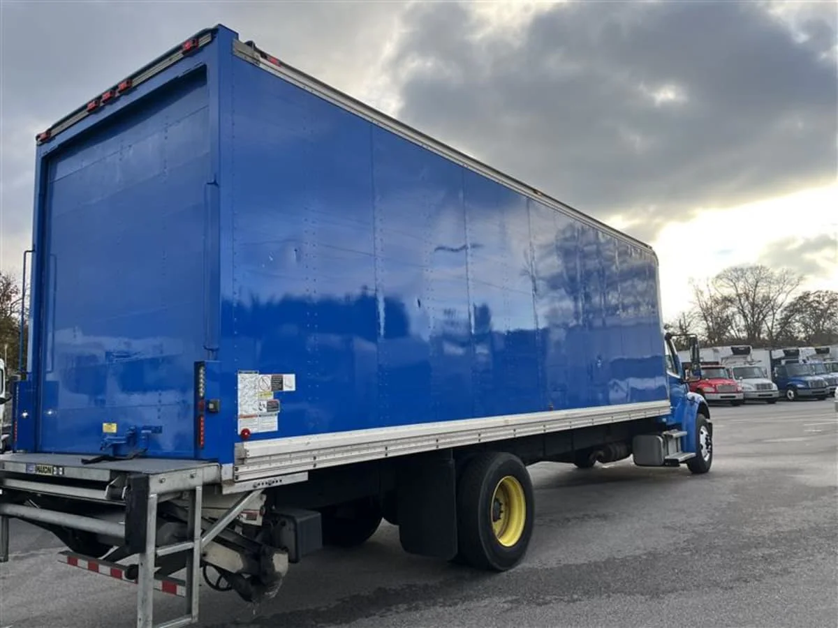 2018 Freightliner M2 106 in Beltsville, MD — photo 4