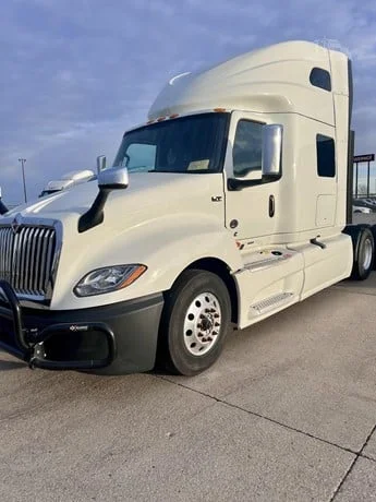 2023 International LT in Location: Springfield, OH — photo 8