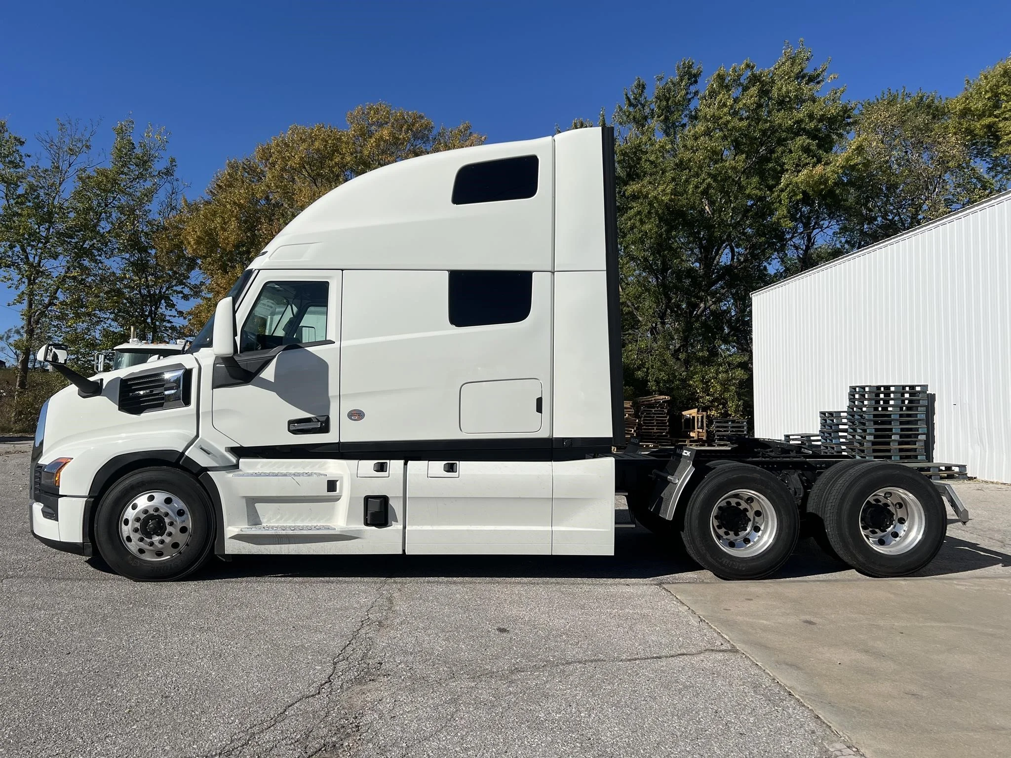 2026 Mack Pioneer — photo 2