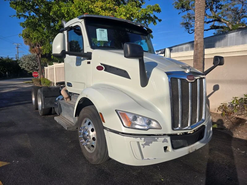 2022 Peterbilt 579 - image 12