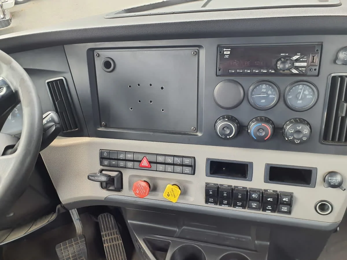 2019 Freightliner Cascadia in Springfield, MA — photo 7