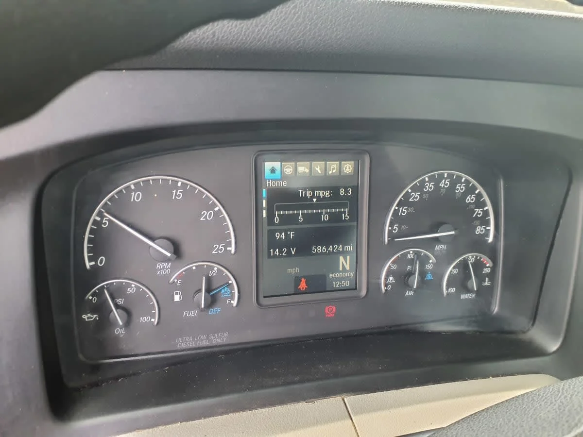 2019 Freightliner Cascadia in Springfield, MA — photo 9