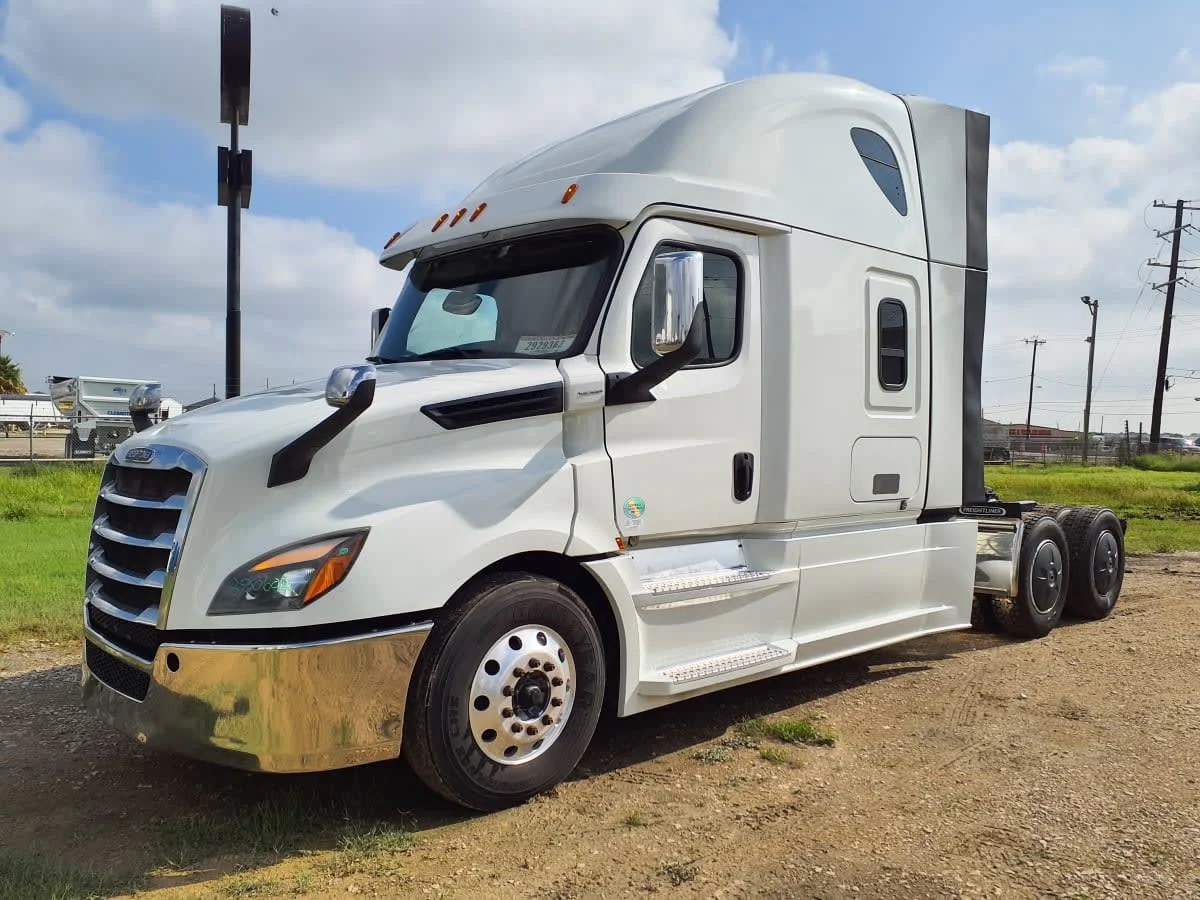 2020 Freightliner Cascadia in Converse, TX — photo 3
