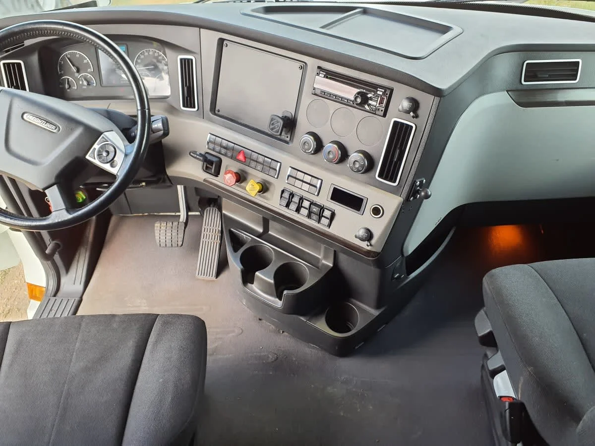 2020 Freightliner Cascadia in Converse, TX — photo 7