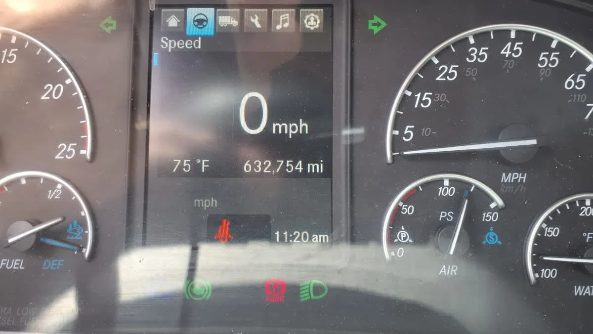 2021 Freightliner Cascadia in Salisbury, MA — photo 9