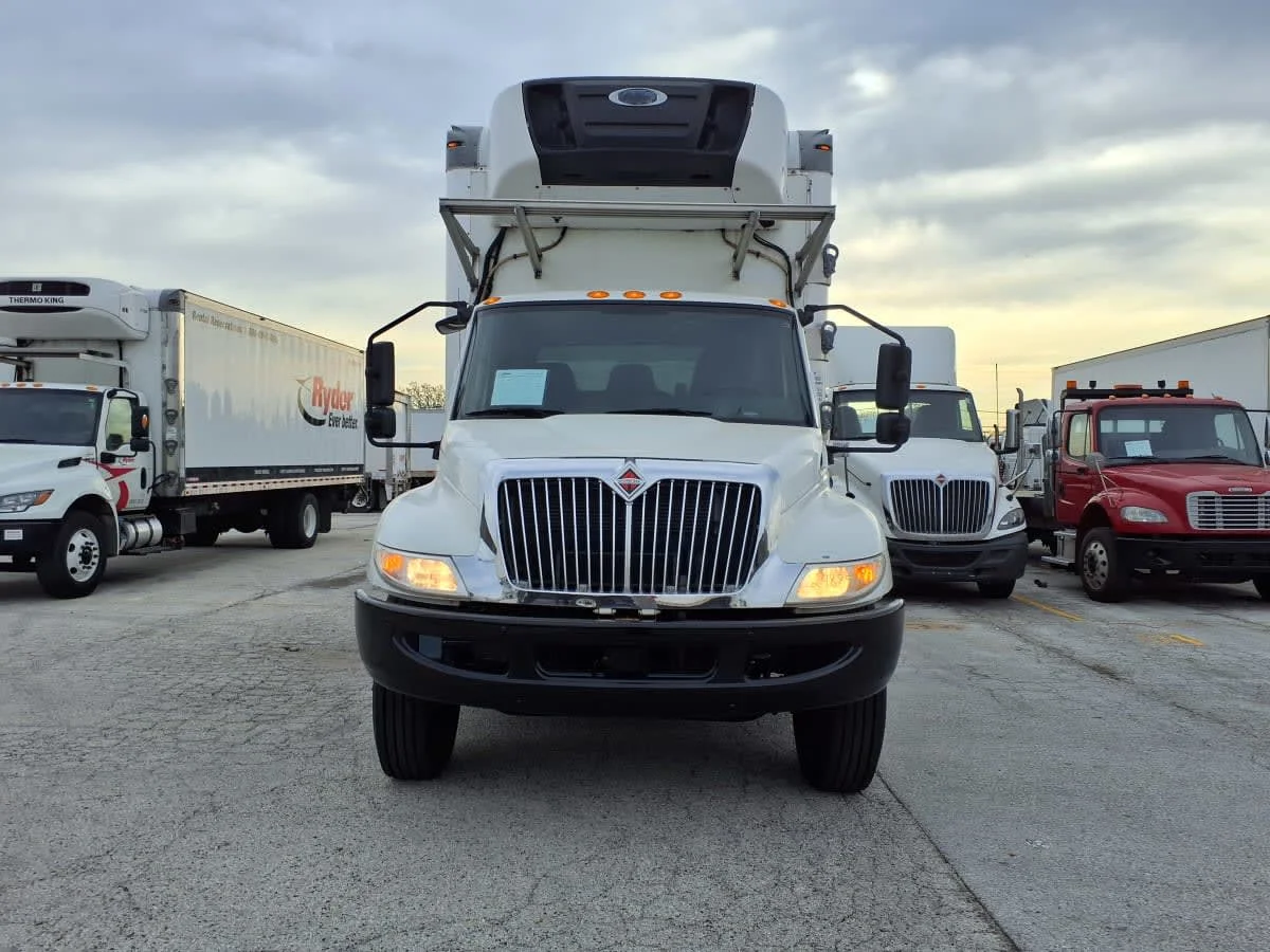 2020 International MV - image 2