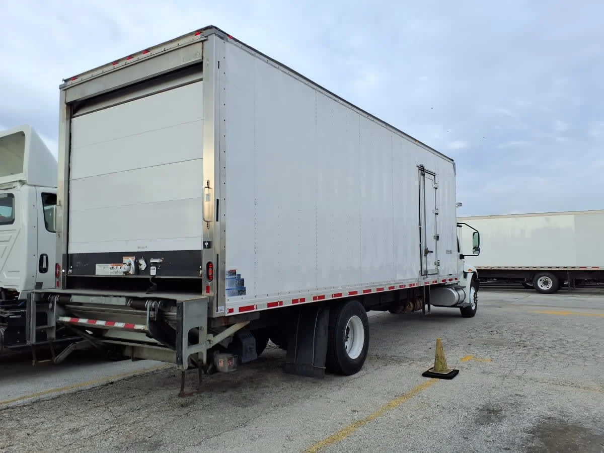 2020 International MV - image 4