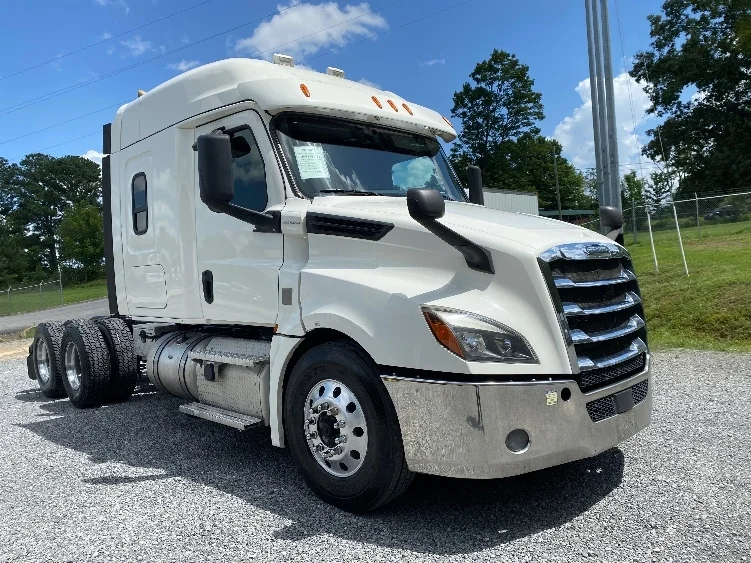 2020 Freightliner Cascadia in Cleveland, TN