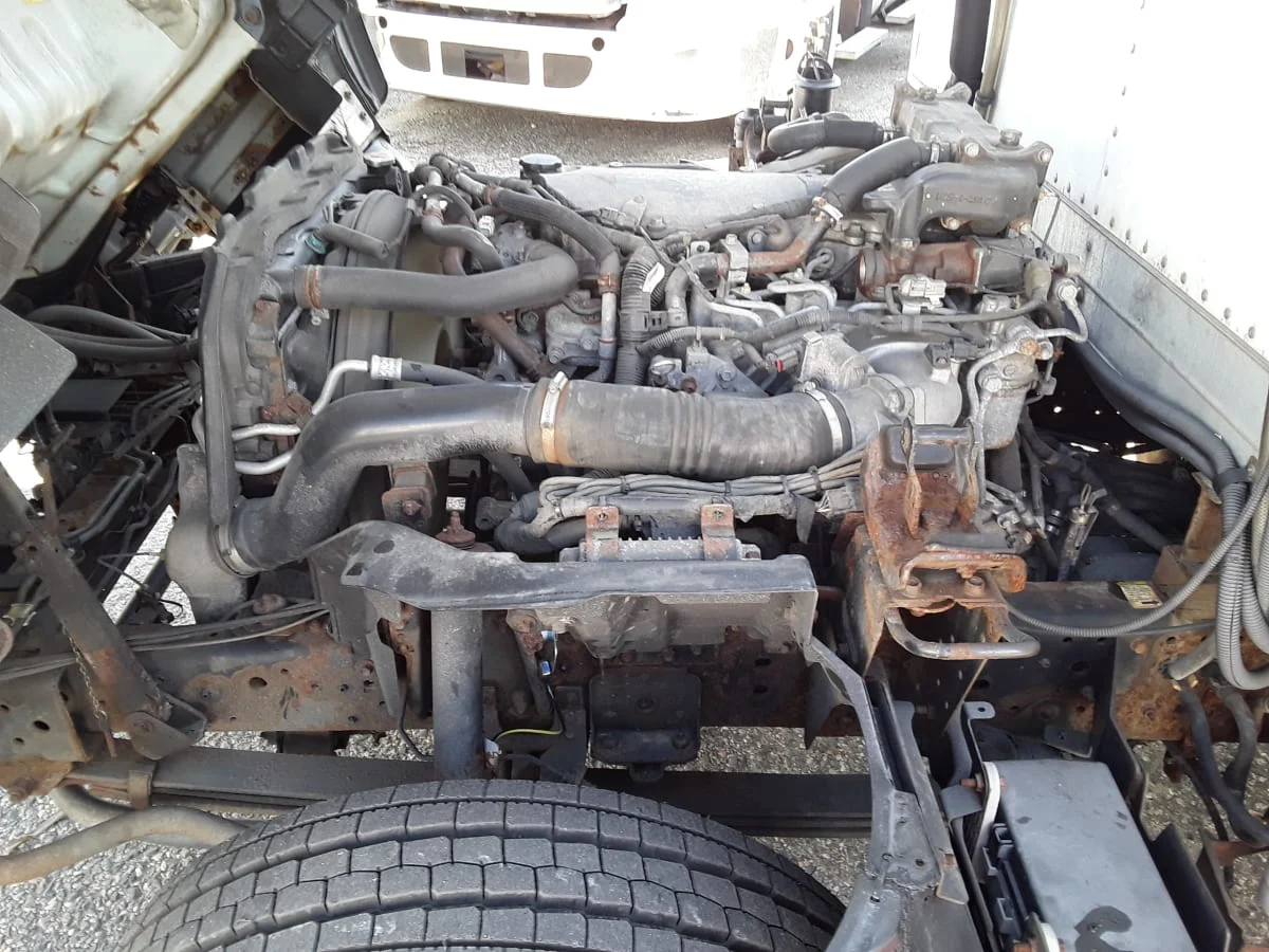 2017 Isuzu NPR - image 10