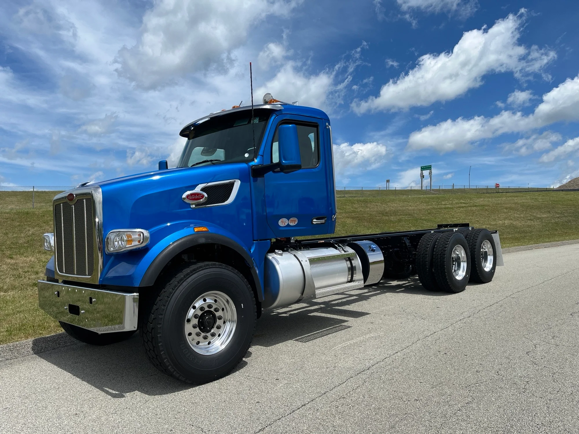 2027 Peterbilt 567 in Uniontown, PA