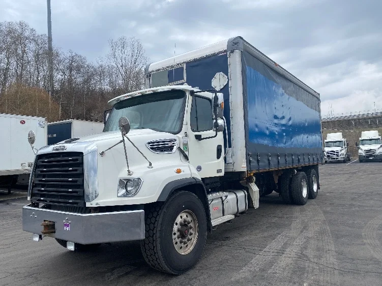 2020 Freightliner 114SD - image 3