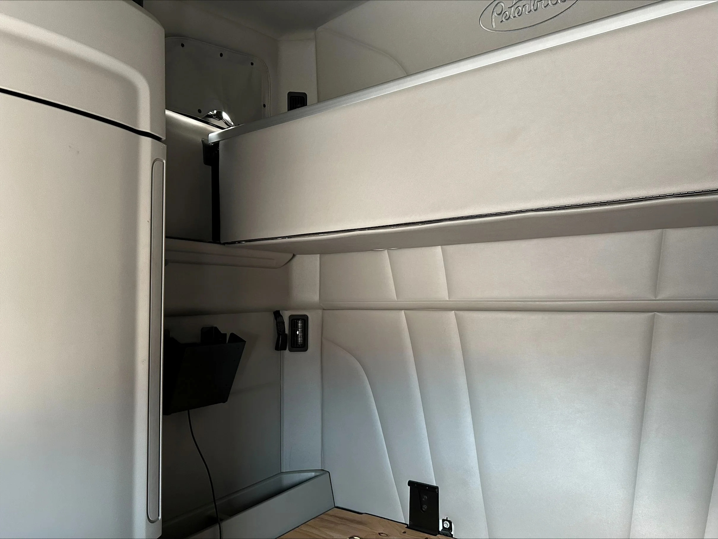 2021 Peterbilt 579 - image 12