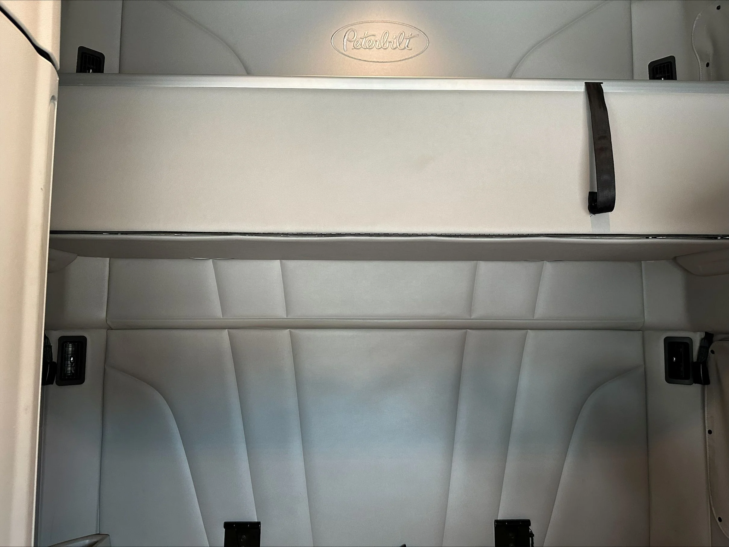 2021 Peterbilt 579 - image 9