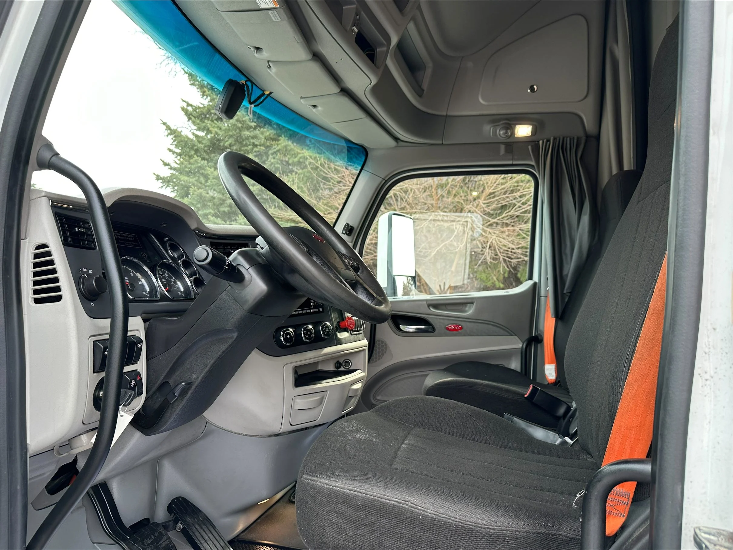 2021 Peterbilt 579 - image 6