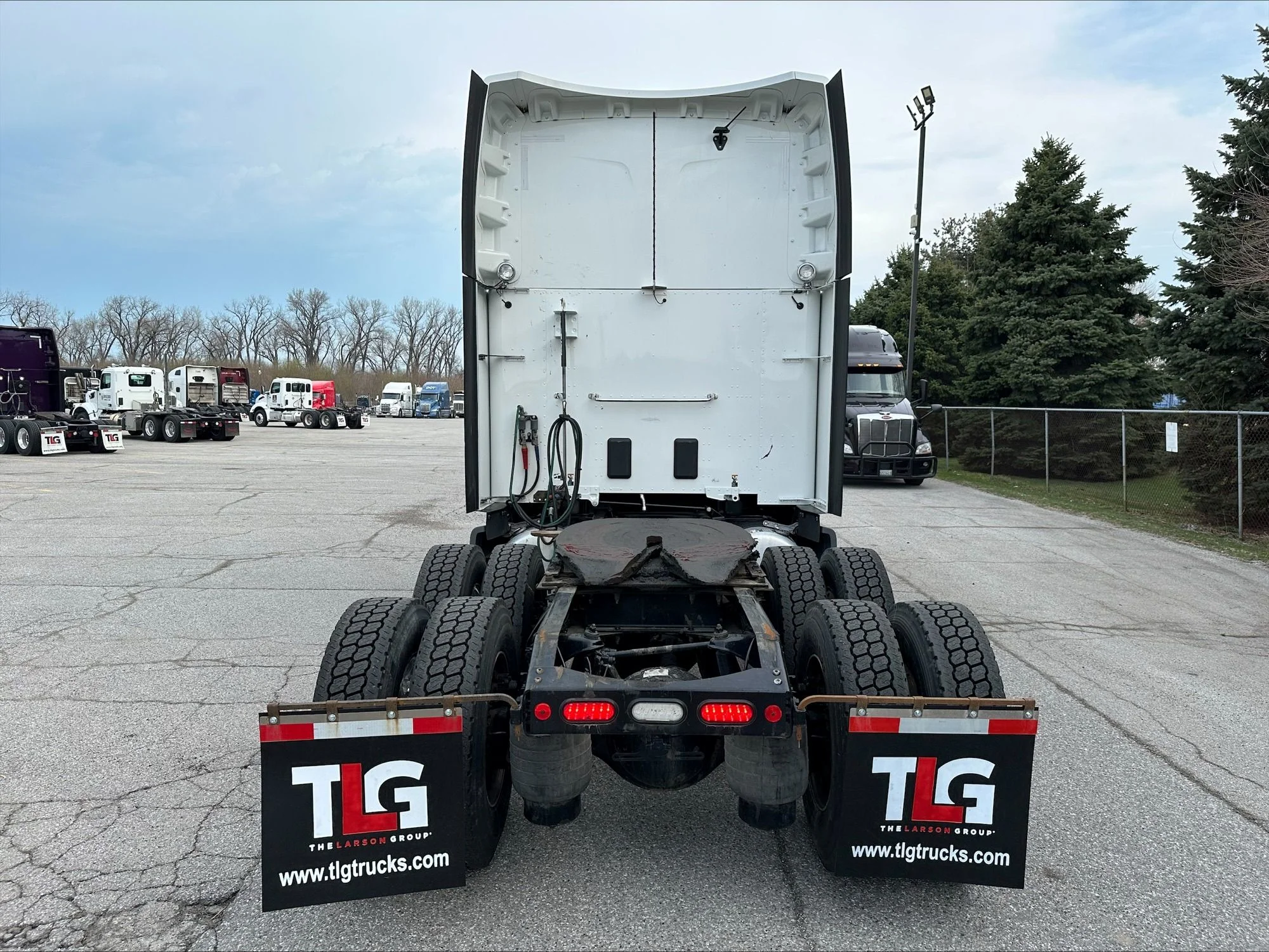 2021 Peterbilt 579 - image 4