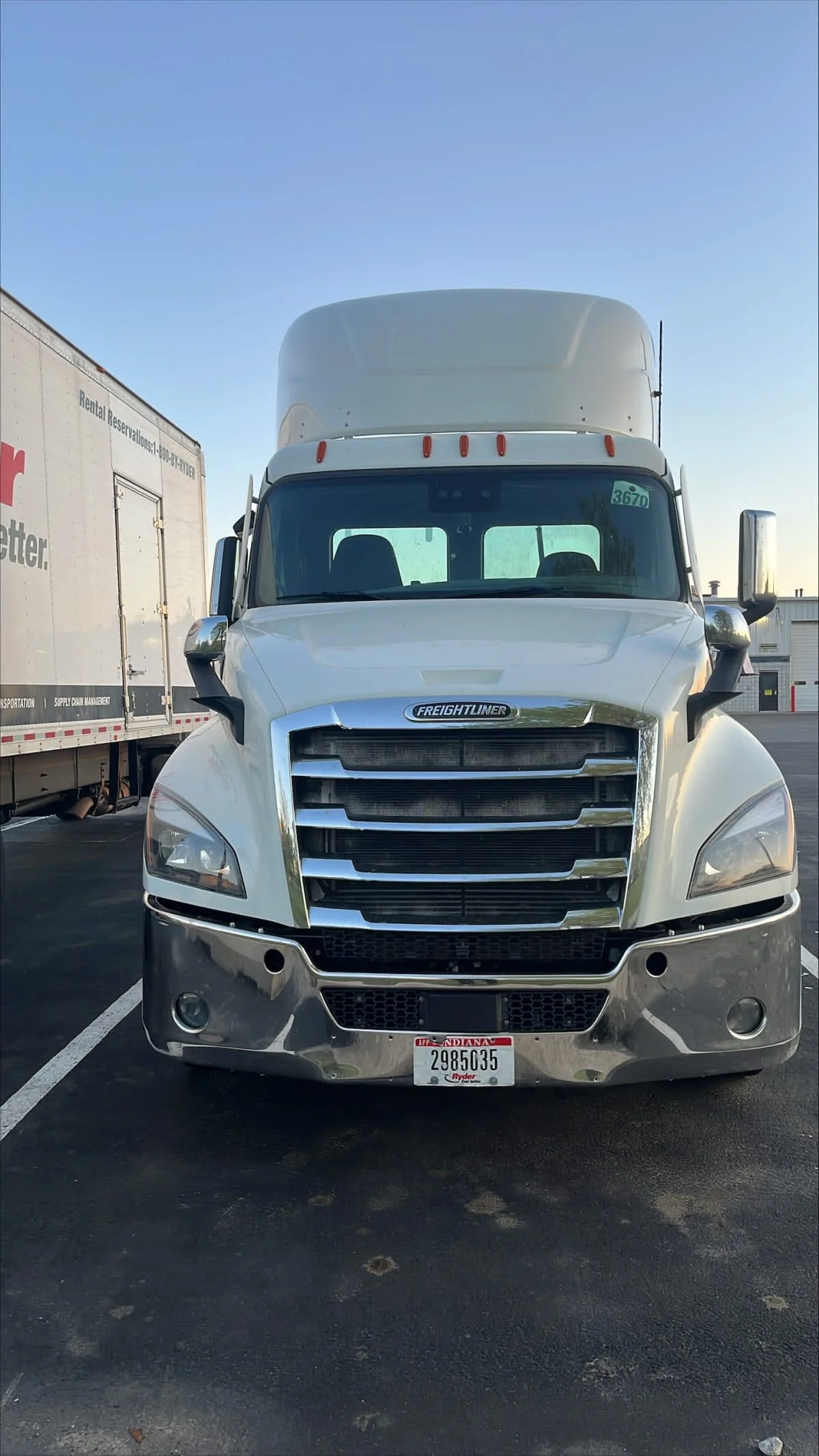 2020 Freightliner Cascadia in Oklahoma City, OK — photo 2
