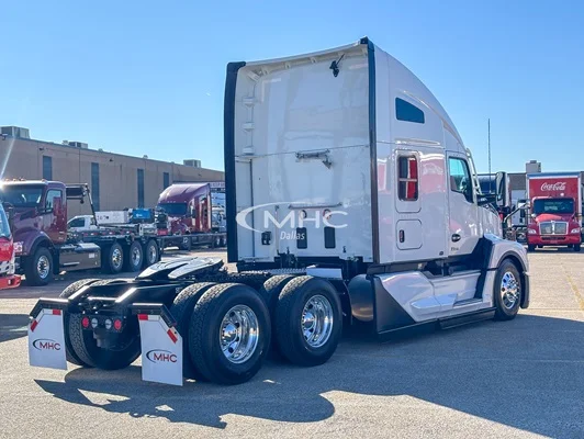 2027 Kenworth T680 in Dallas, TX — photo 3