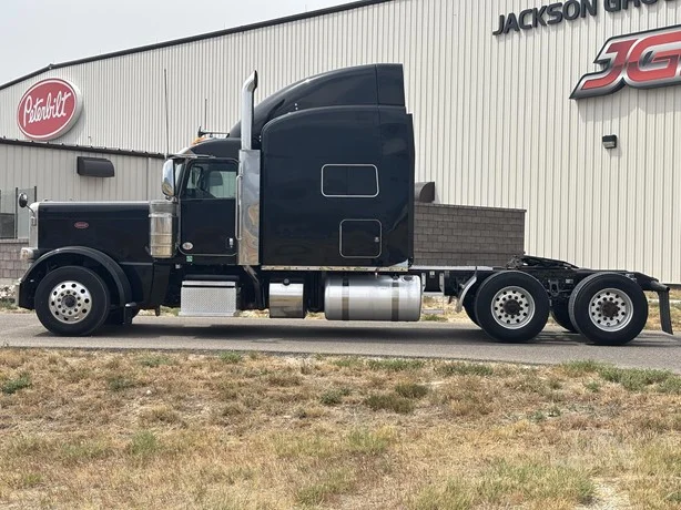 2022 Peterbilt 389 in Casper, WY — photo 8