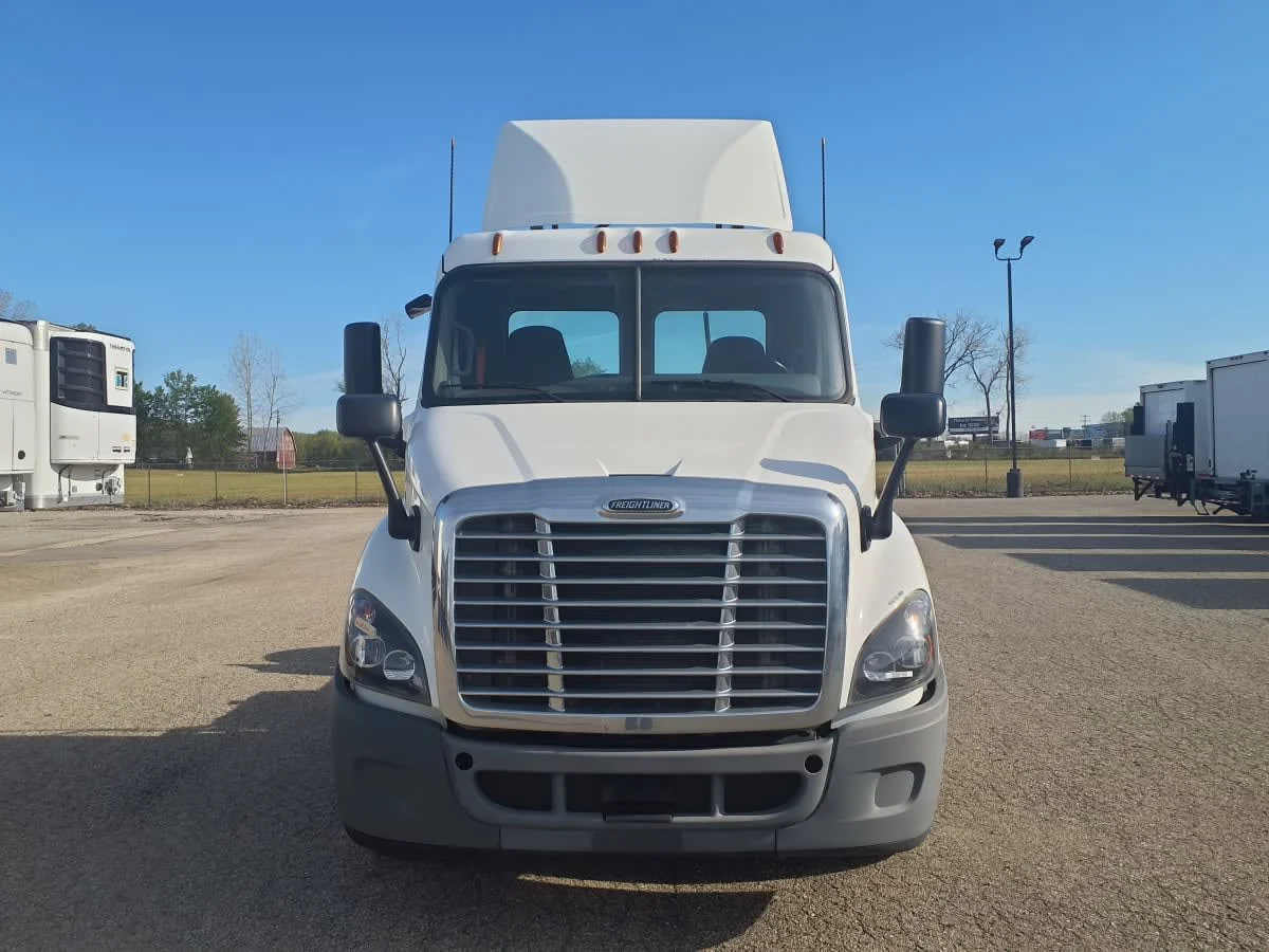 2016 Freightliner Cascadia in Wayland, MI — photo 2