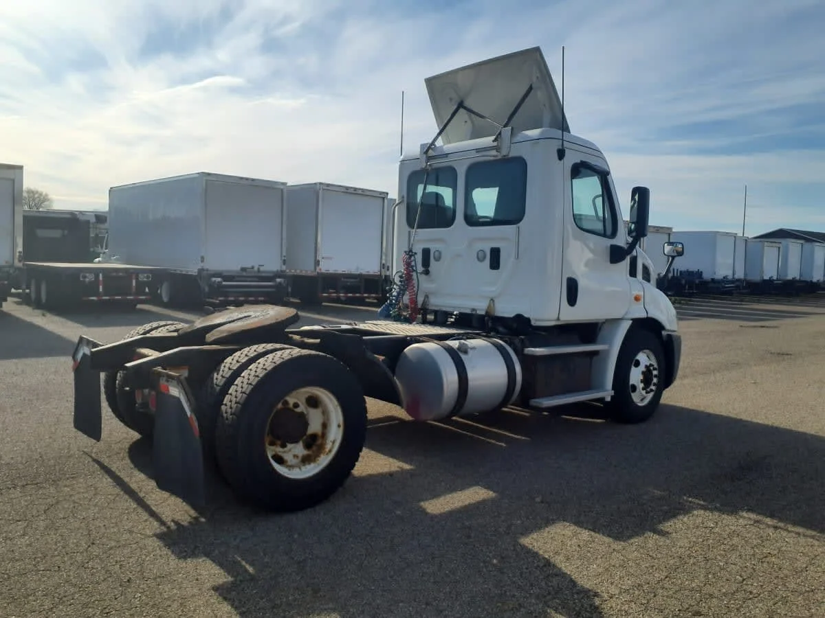 2016 Freightliner Cascadia in Wayland, MI — photo 4