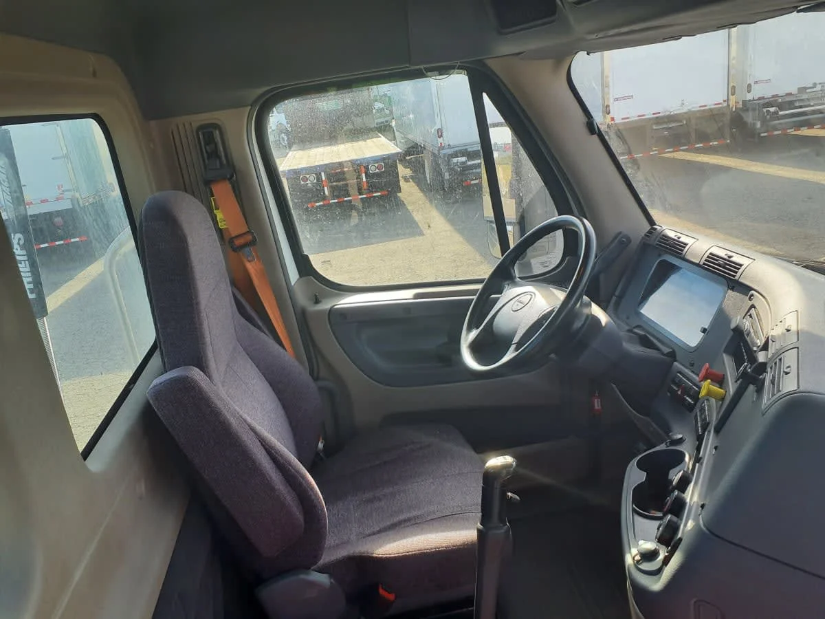 2016 Freightliner Cascadia in Wayland, MI — photo 7