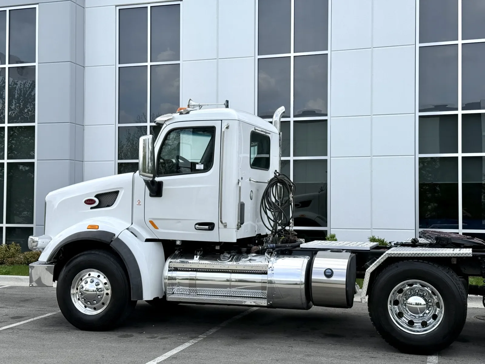 2016 Peterbilt 567 in New Lenox, IL — photo 8