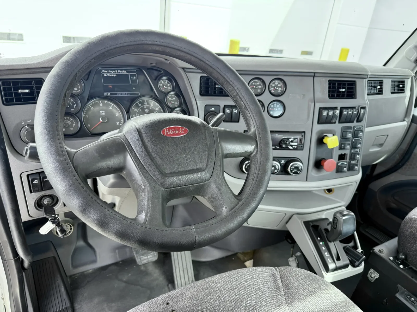 2016 Peterbilt 567 in New Lenox, IL — photo 15
