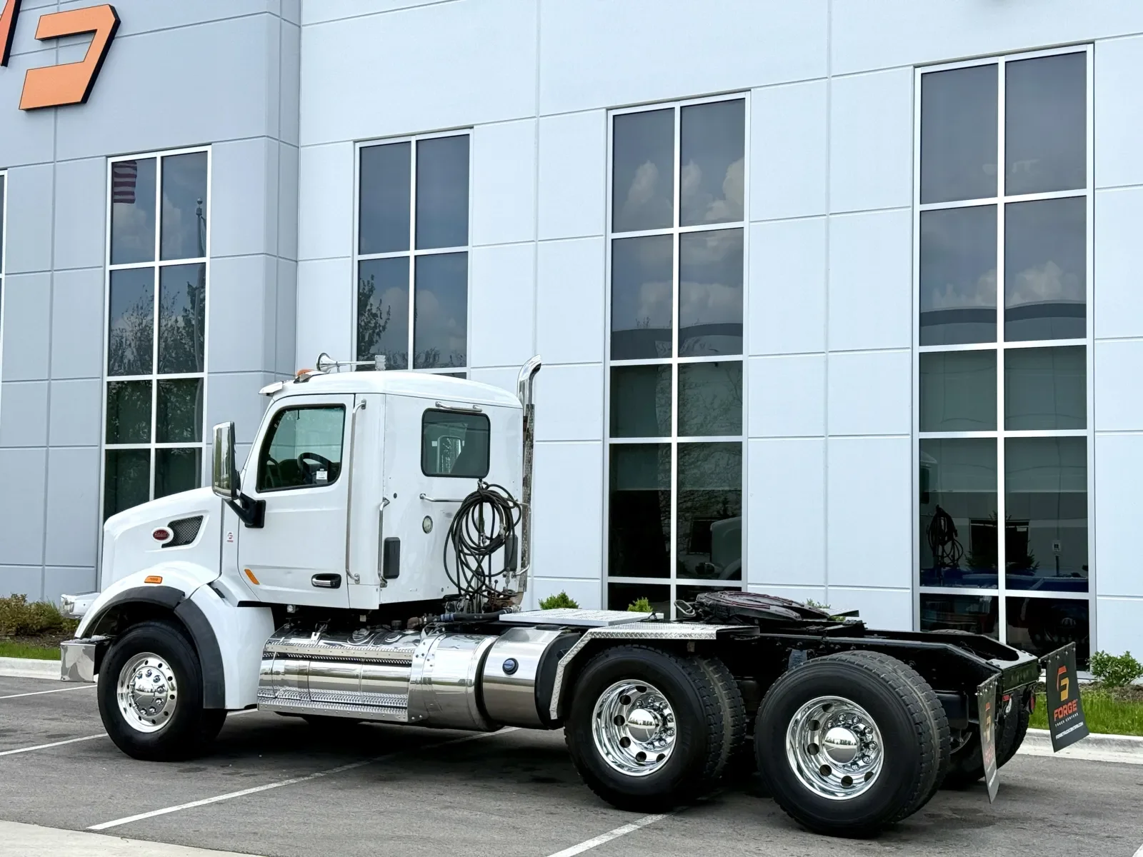 2016 Peterbilt 567 in New Lenox, IL — photo 6