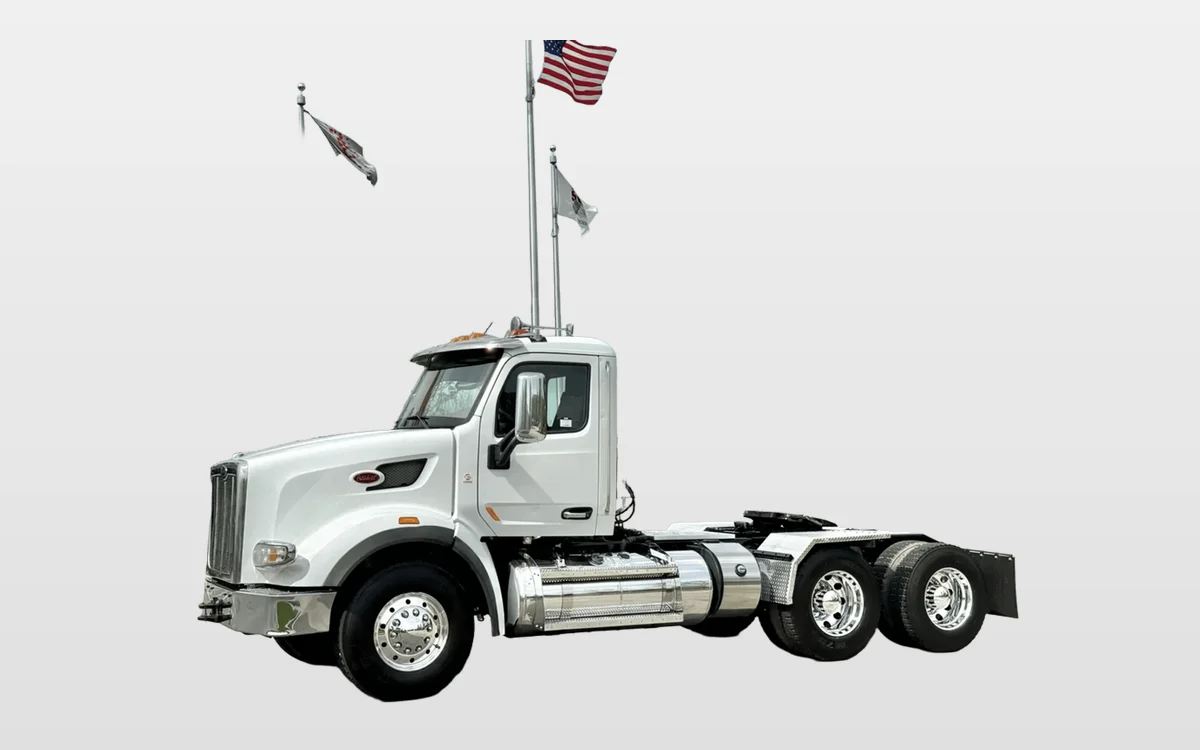 2016 Peterbilt 567 - image 1