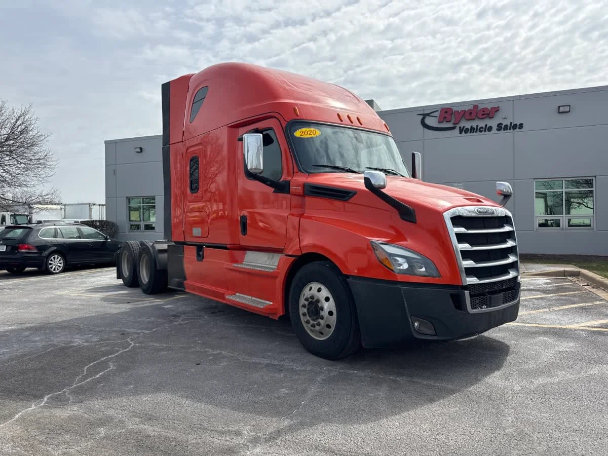 2020 Freightliner Cascadia in Bolingbrook, IL — photo 3
