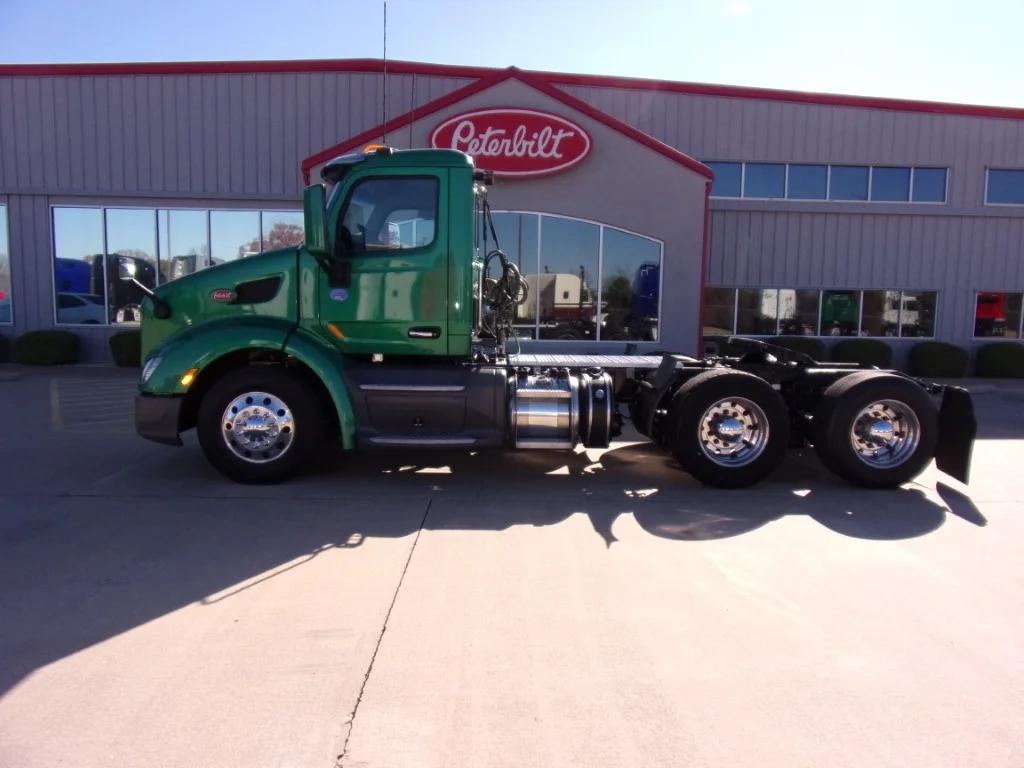 2020 Peterbilt 579 - image 10